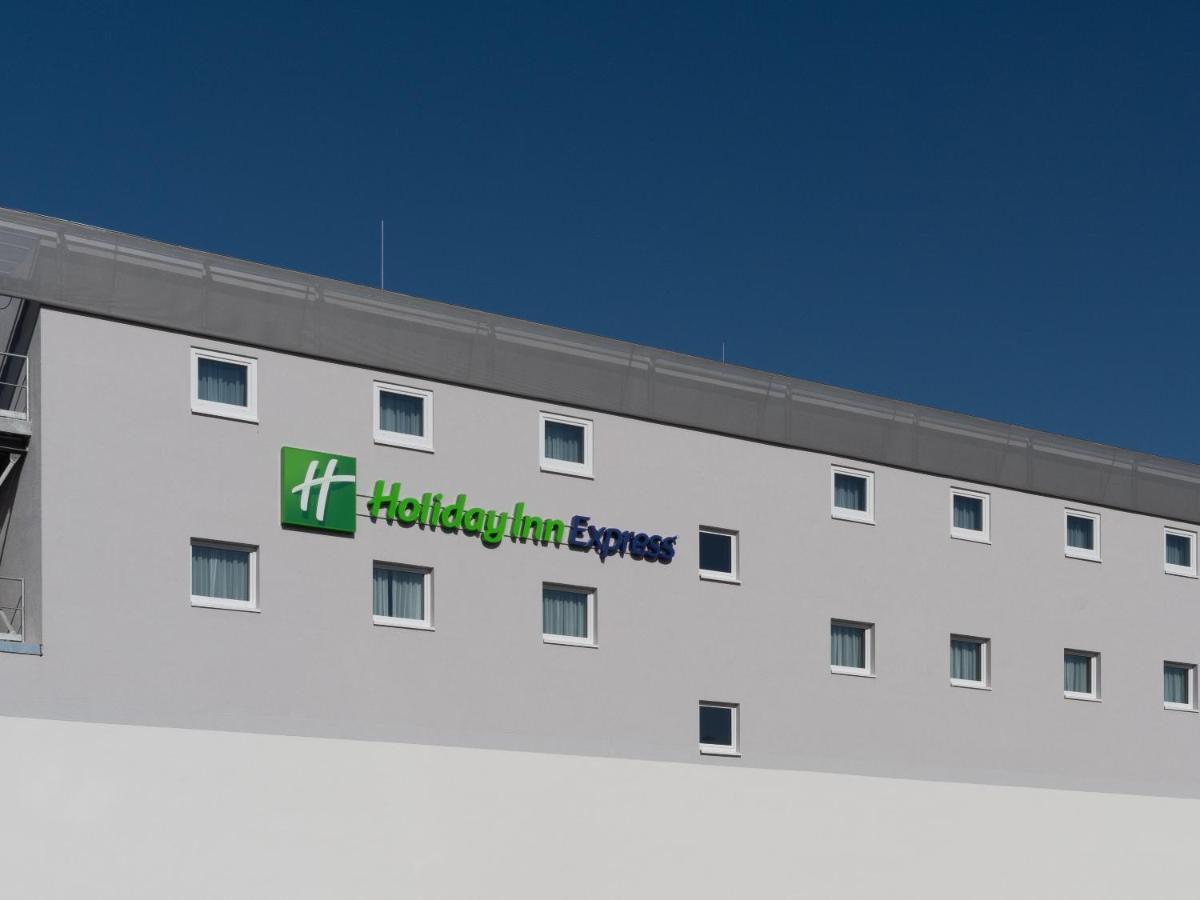 Holiday Inn Express - Hamburg South A7-As42, An Ihg Hotel Egestorf Exterior foto